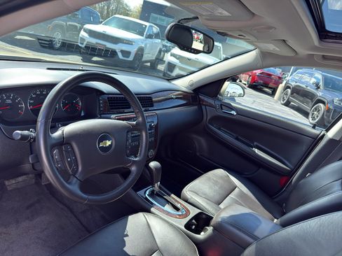 Used 2012 Chevrolet Impala LTZ FWD image 23