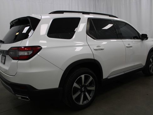 Used 2023 Honda Pilot Elite image 6