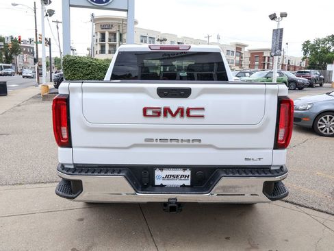 Used 2025 GMC Sierra 1500 SLT AWD/4WD image 4