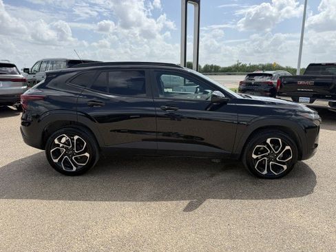 Used 2025 Chevrolet Trax RS FWD image 10