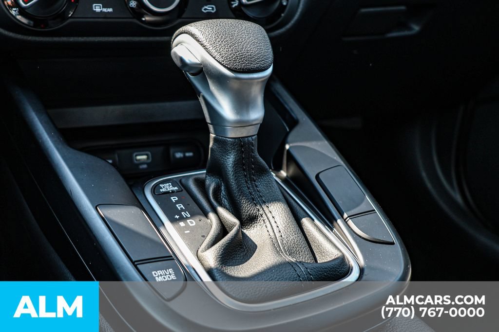 Used 2025 Kia Soul LX w/ LX Technology Package FWD image 40
