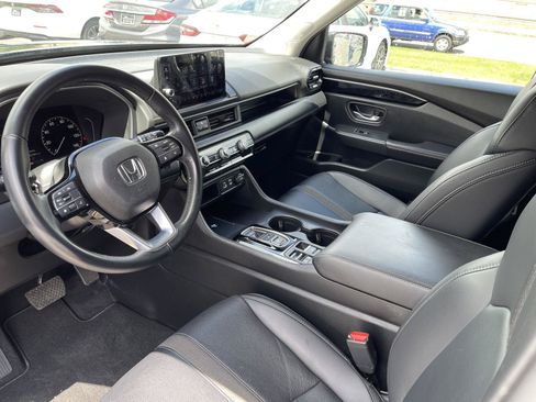 Used 2025 Honda Pilot EX-L image 4