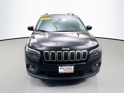 Used 2019 Jeep Cherokee Latitude w/ Popular Appearance Group image 2