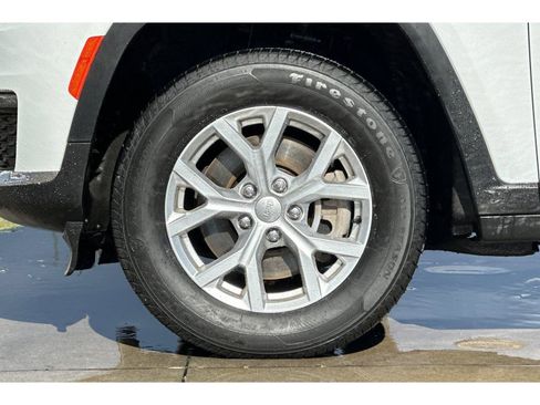 Used 2023 Jeep Grand Cherokee L Limited AWD/4WD image 27