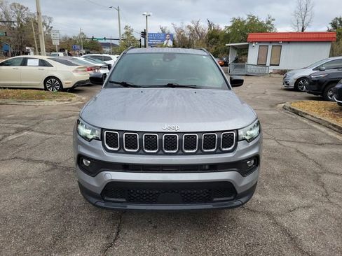 Used 2024 Jeep Compass Latitude w/ Altitude Special Edition AWD/4WD image 5