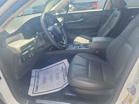 Used 2023 Lincoln Corsair FWD image 13