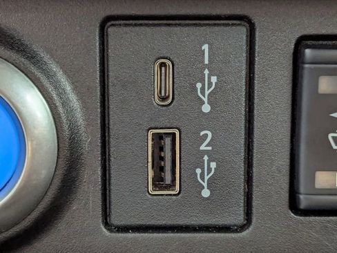 Used 2022 Nissan Leaf SV image 15