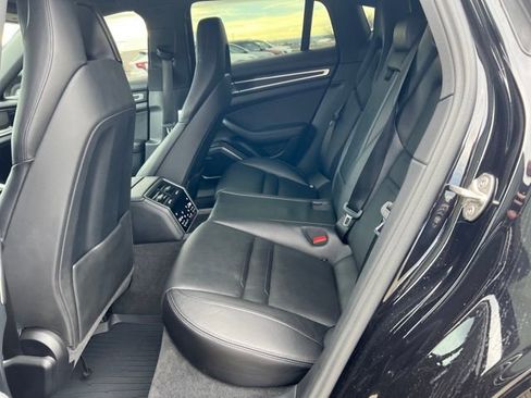 Used 2023 Porsche Panamera 4 Platinum Edition image 22