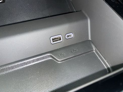 New 2026 Chevrolet Suburban High Country image 37