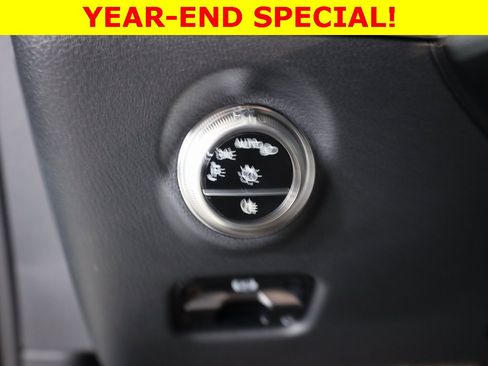 Used 2025 Mercedes-Benz C 300 4MATIC Sedan image 10