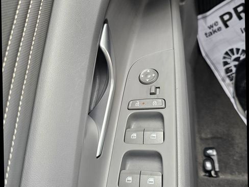 Used 2025 Hyundai Elantra SEL FWD image 18