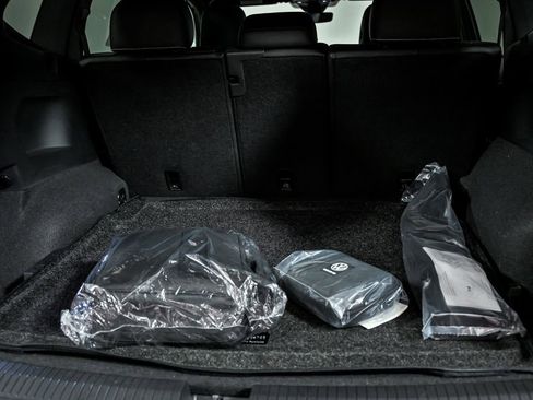 Certified 2024 Volkswagen Tiguan SE R-Line image 7