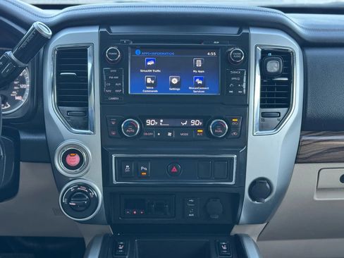 Used 2016 Nissan Titan SL image 27