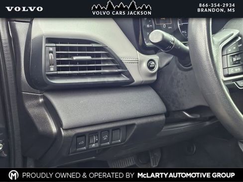 Used 2023 Subaru Outback Premium image 19