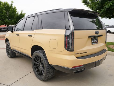 Used 2026 Cadillac Escalade Sport w/ Touring Package image 5