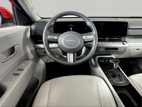 Used 2025 Hyundai Kona SEL AWD/4WD image 8