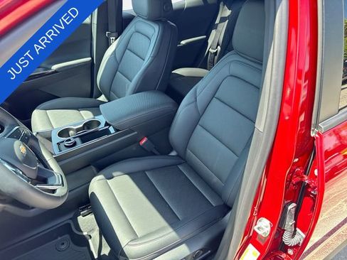 New 2026 Chevrolet Equinox LT w/ Convenience Package II FWD image 11