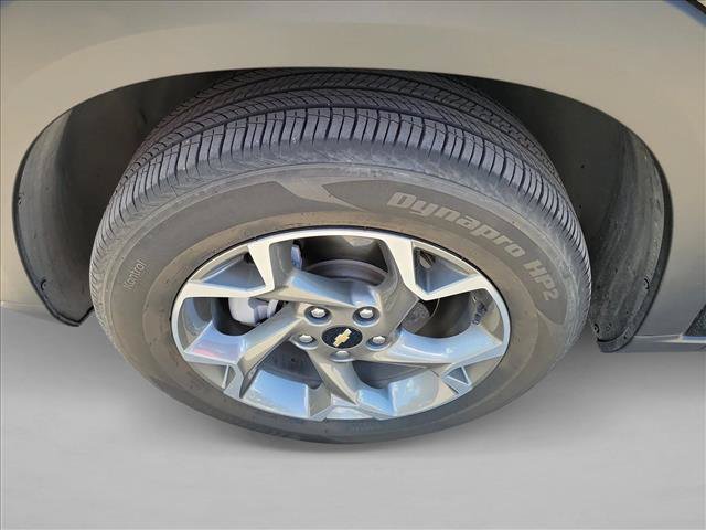 Used 2025 Chevrolet Trax LT FWD image 9