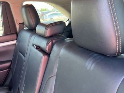 Used 2018 Toyota Highlander XLE AWD/4WD image 9