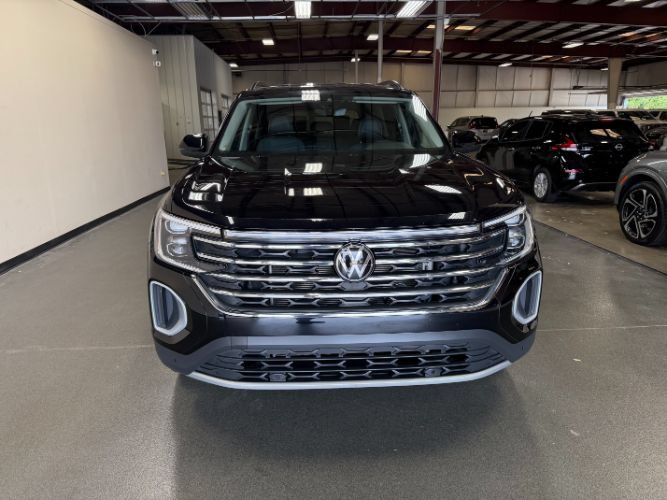 Used 2025 Volkswagen Atlas SE FWD image 8