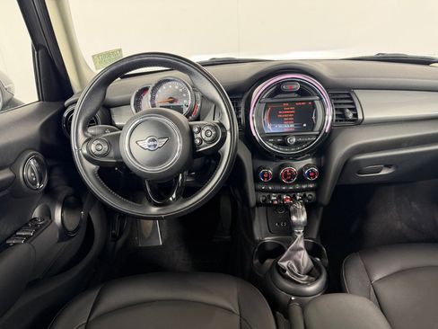 Used 2018 MINI Cooper 4-Door Hardtop FWD image 28