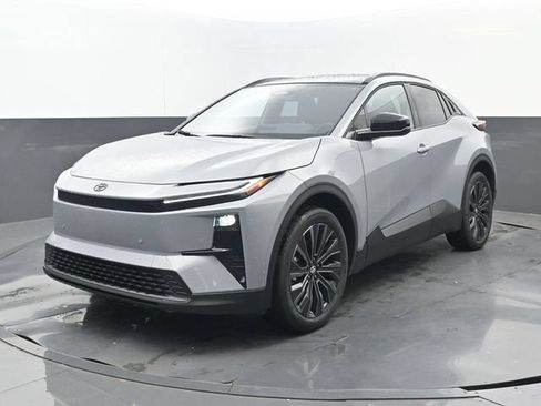 Used 2026 Toyota C-HR w/ Cold Weather Package AWD/4WD image 8