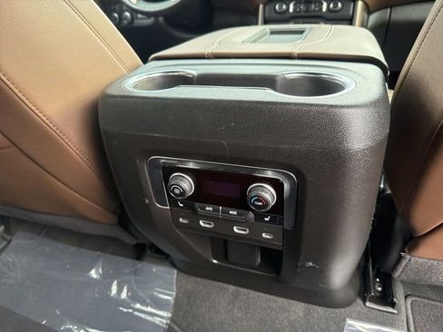 Used 2024 Chevrolet Suburban High Country w/ Advanced Technology Package image 54