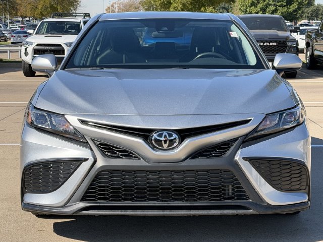 Used 2021 Toyota Camry SE FWD image 8