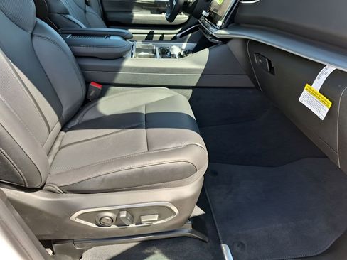 New 2026 Jeep Grand Wagoneer Limited AWD/4WD image 16