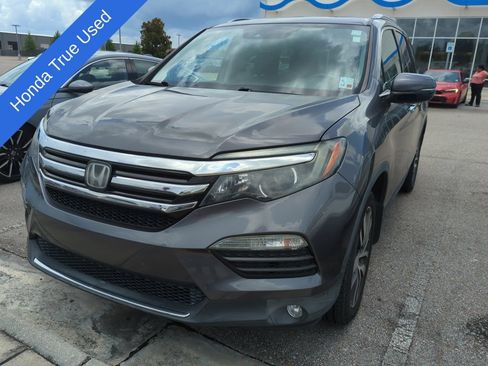 Used 2017 Honda Pilot Touring image 1