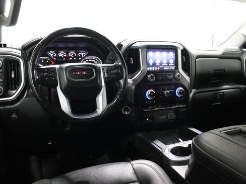 Used 2021 GMC Sierra 2500 SLT w/ SLT Preferred Package AWD/4WD image 2