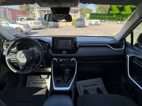 Used 2022 Toyota RAV4 LE FWD image 13