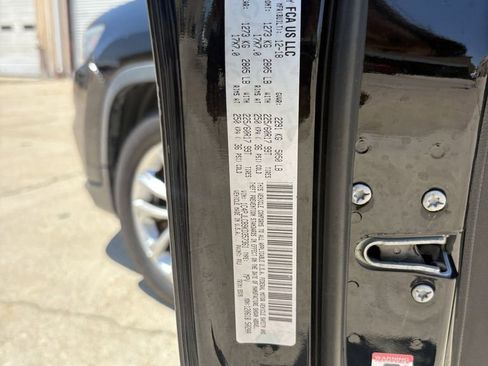 Used 2019 Jeep Cherokee Latitude w/ Popular Appearance Group FWD image 26