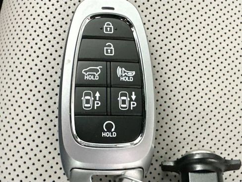 Used 2022 Hyundai Tucson Limited image 18