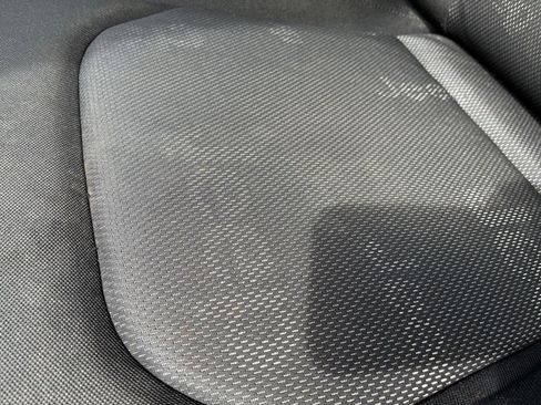 Used 2015 Jeep Renegade Latitude FWD image 34