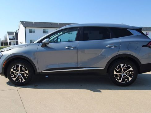Used 2023 Kia Sportage EX image 16
