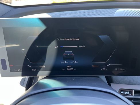 Used 2026 BMW iX xDrive60 w/ M Sport Package image 23