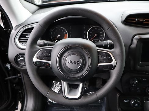 Used 2021 Jeep Renegade Sport image 16