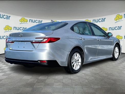 Used 2025 Toyota Camry LE image 6
