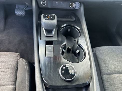 Certified 2022 Nissan Rogue SV image 25