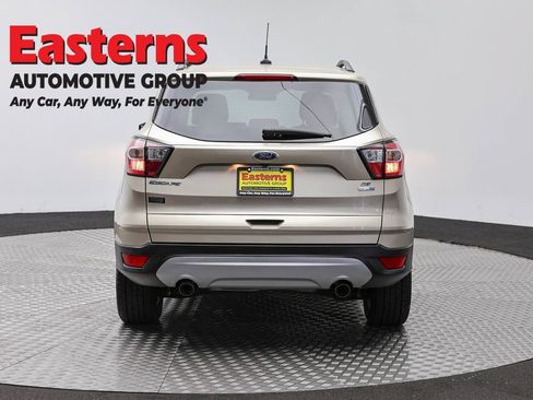 Used 2018 Ford Escape SE w/ SE Sync 3 Package AWD/4WD image 6