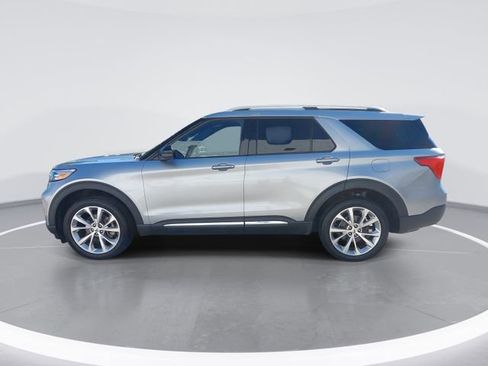 Certified 2022 Ford Explorer Platinum w/ Equipment Group 601A AWD/4WD image 2