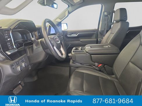 Used 2025 GMC Sierra 1500 SLT AWD/4WD image 10