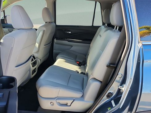 Used 2016 Honda Pilot Touring image 11