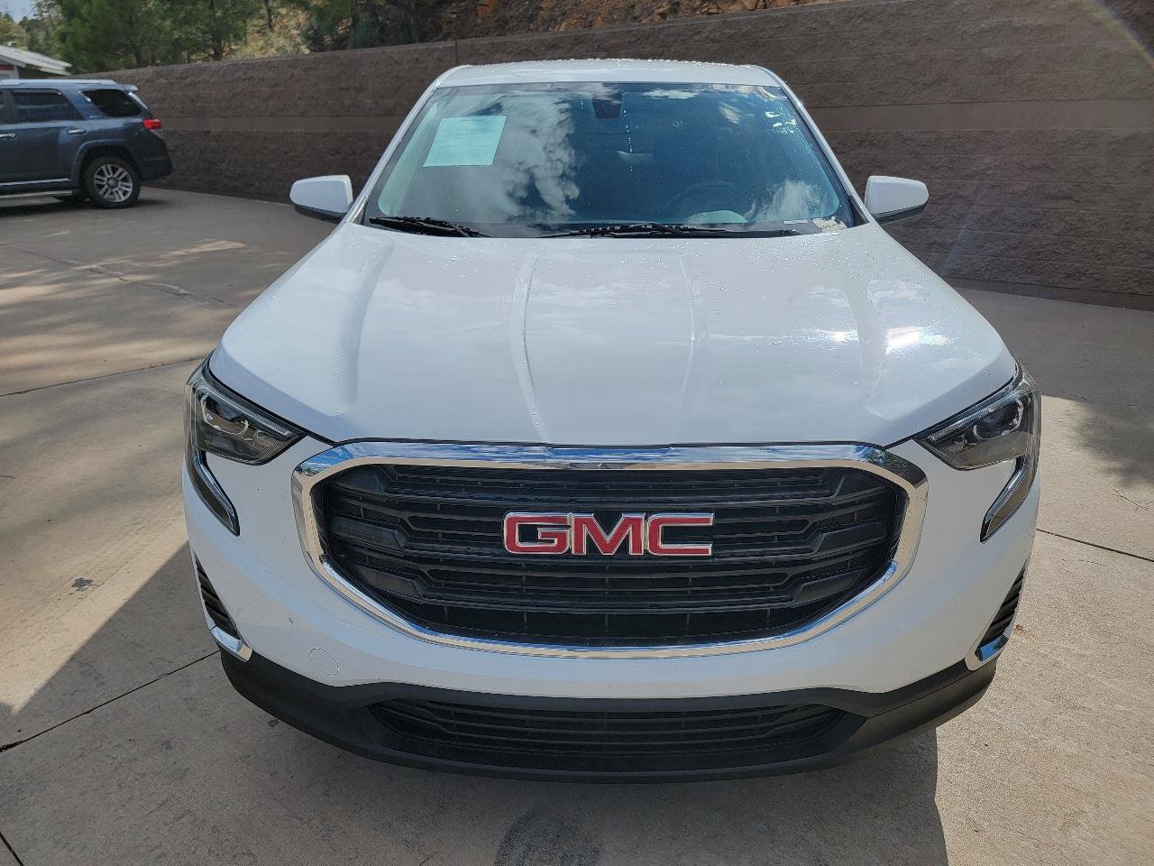 Used 2019 GMC Terrain SLE FWD image 2