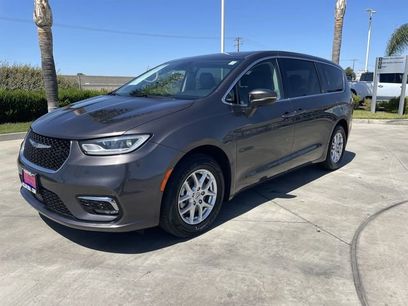 Used 2023 Chrysler Pacifica Touring-L