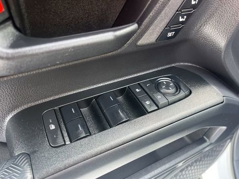 Used 2025 Toyota 4Runner TRD Off-Road Premium image 11