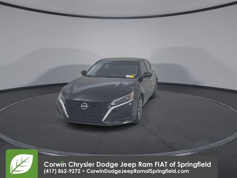 Used 2023 Nissan Altima 2.5 SV image 7