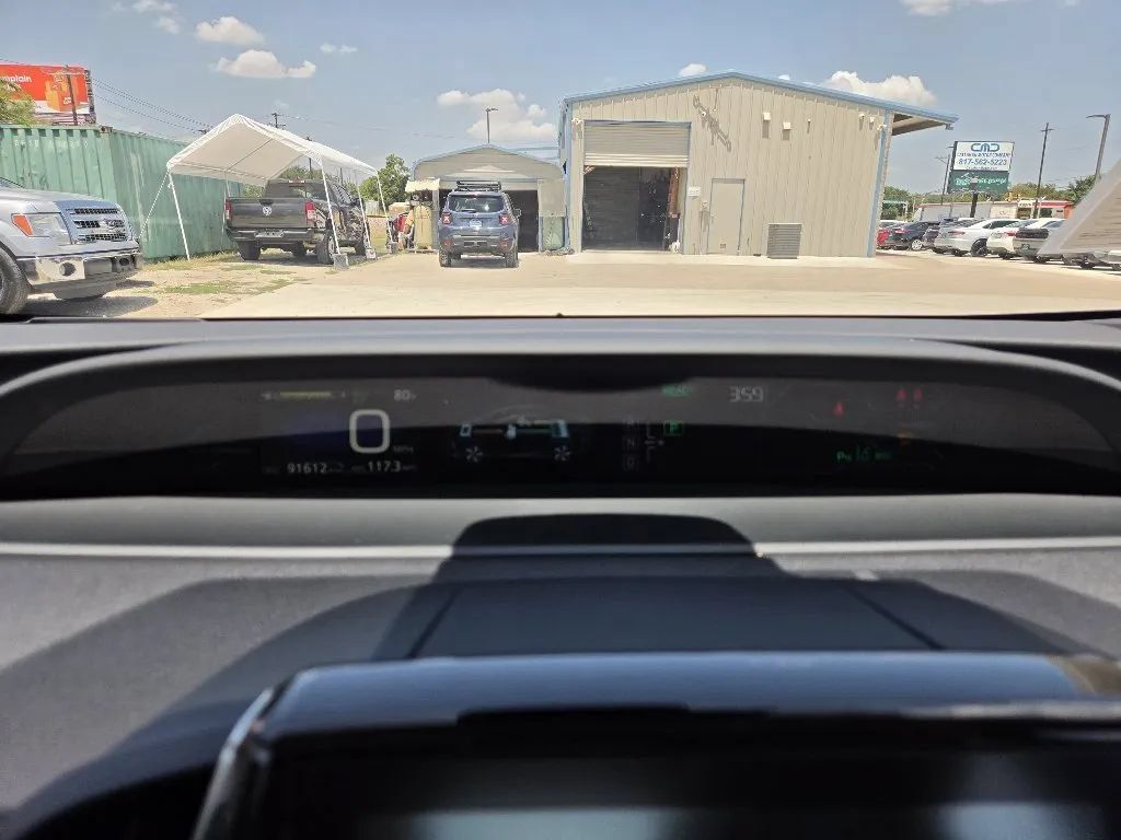 Used 2017 Toyota Prius Prime Advanced FWD image 31