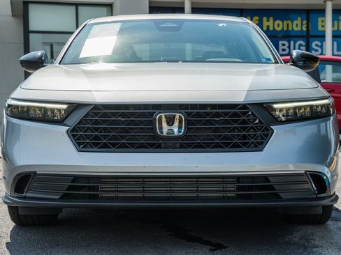 Certified 2025 Honda Accord SE image 2